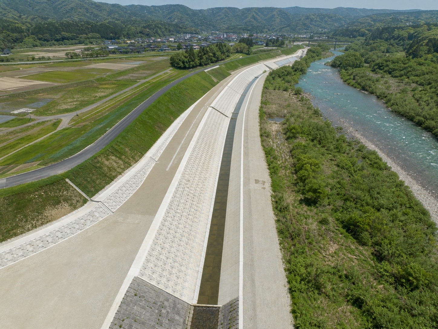 石川県の河川堤防工事イメージ